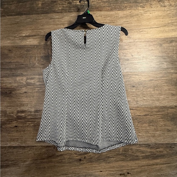 Liz Claiborne Black and White Fitted Asymmetrical Career Blouse - Picture 2 of 6